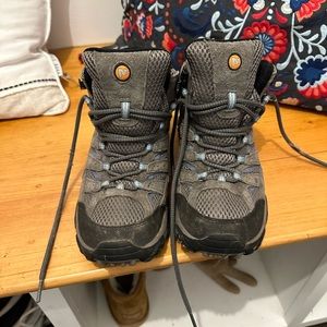 Merrill hiking boots Moab